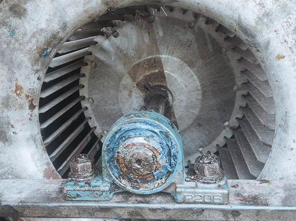 某工廠排油煙設(shè)備清洗