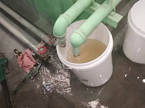 某工廠設備清洗